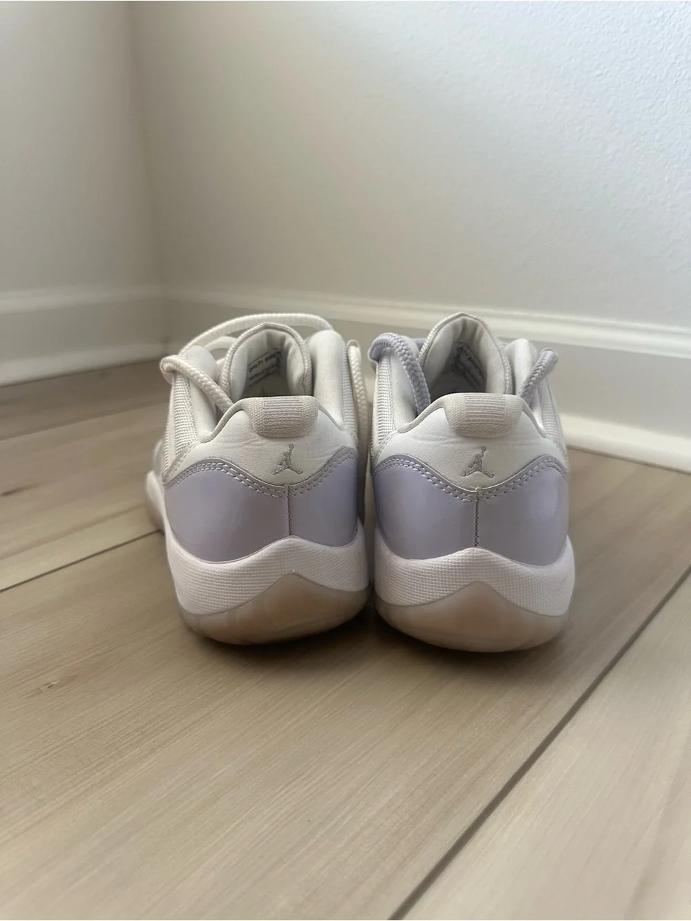Jordan Kids Low Top Sneakers in Light Lavender and White